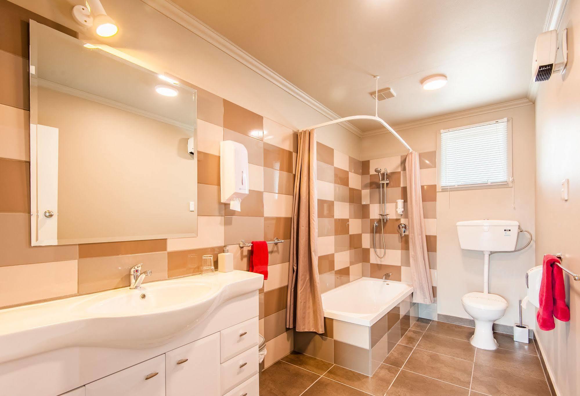Manuka Crescent Motel Wanaka Ngoại thất bức ảnh