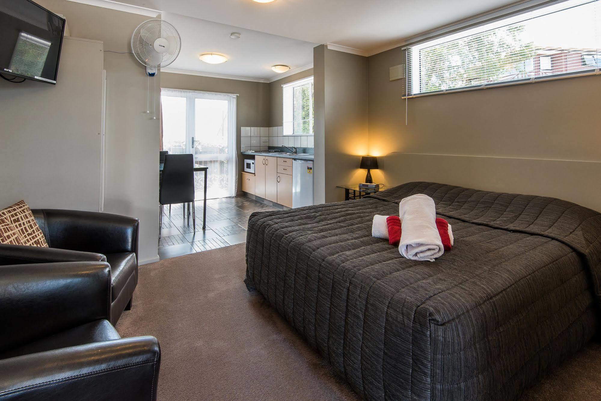 Manuka Crescent Motel Wanaka Ngoại thất bức ảnh